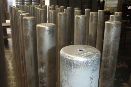 亜鉛メッキポールの加工例